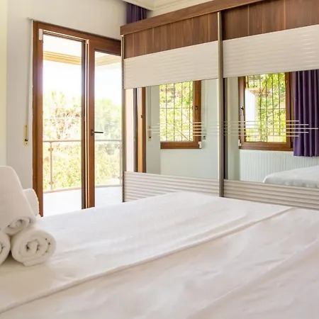 Daire Enchanting With Backyard In Cesme Near