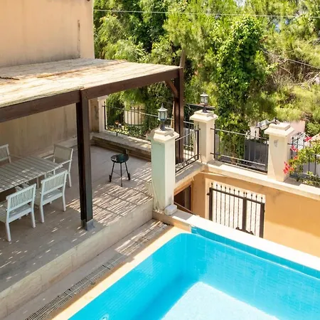 Enchanting With Backyard In Cesme Near * Alaçatı