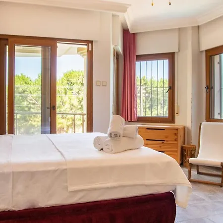 Daire Enchanting With Backyard In Cesme Near *